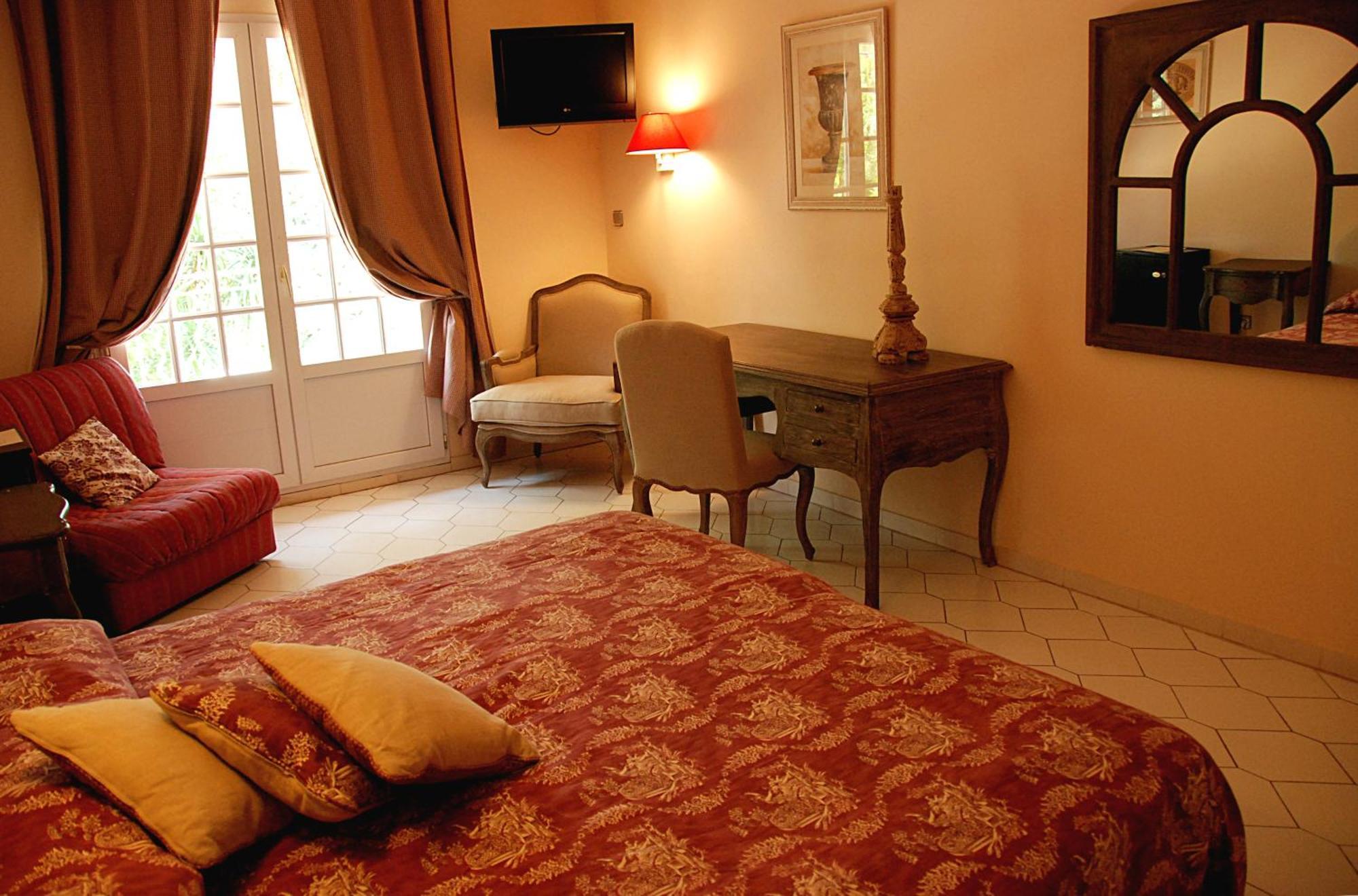 Hotel Les Mazets Des Roches Tarascon Room photo